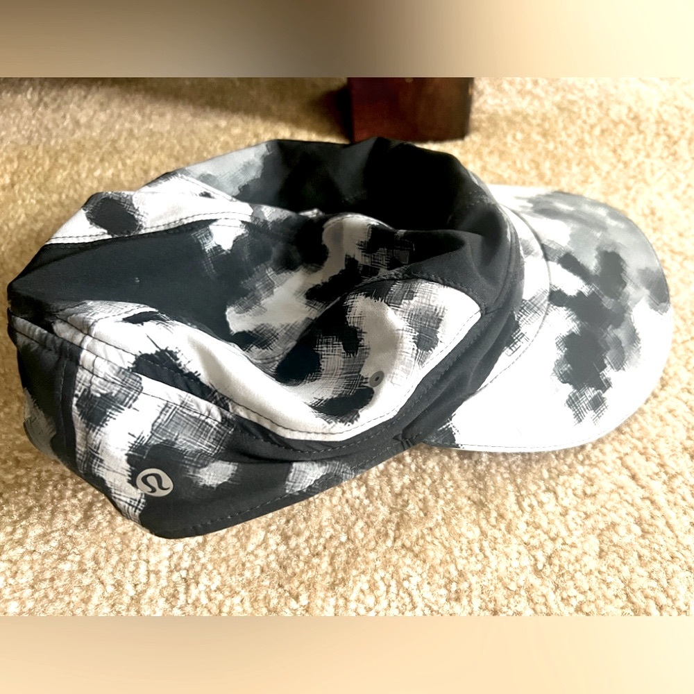 Lululemon run hat